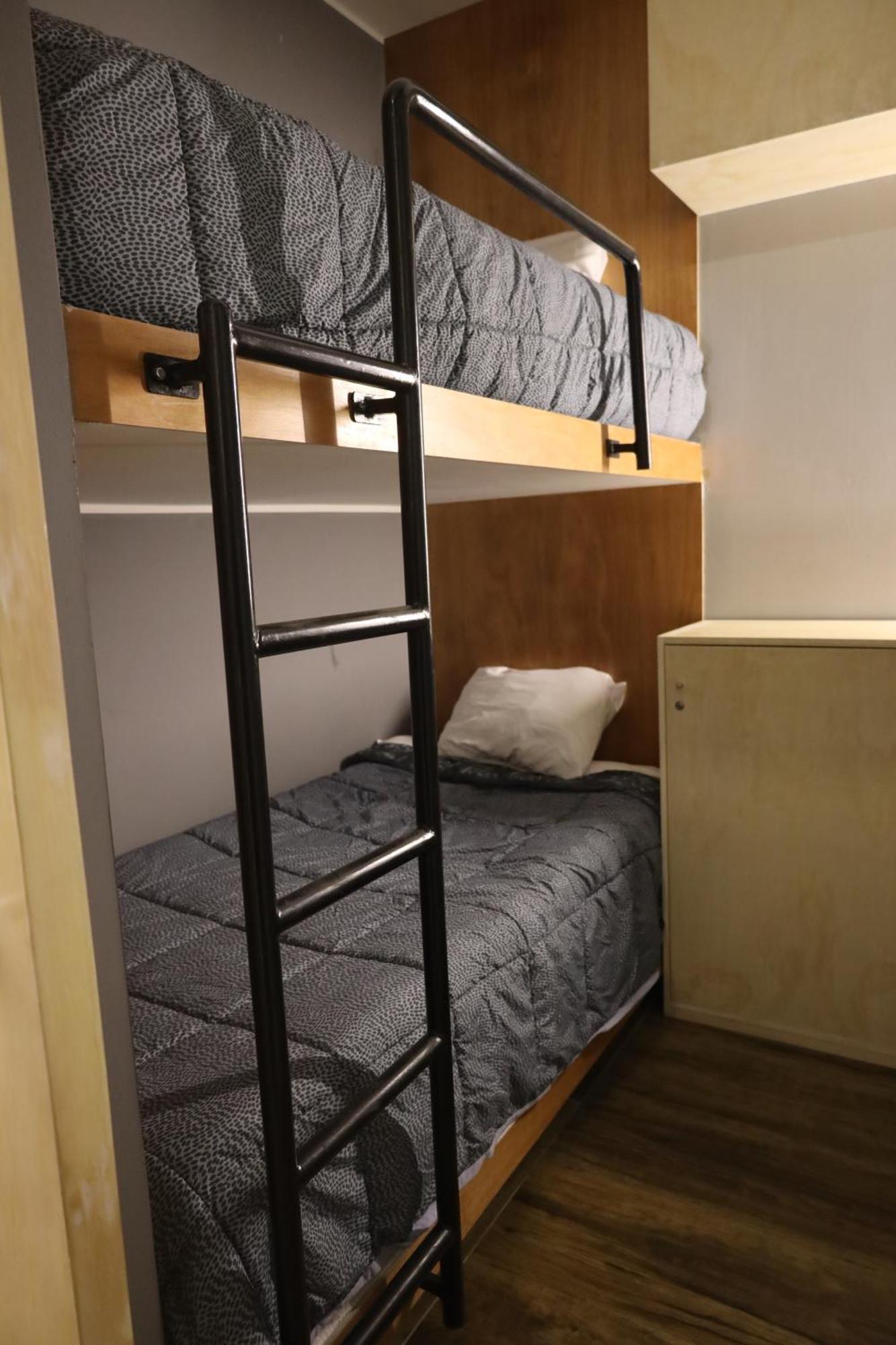 Sabina Aeropuerto Hostel Лима Номер фото